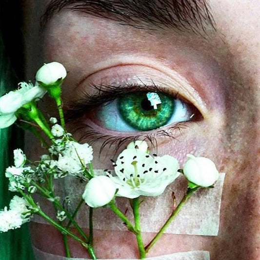 Grass green (12 months) colored contact lenses